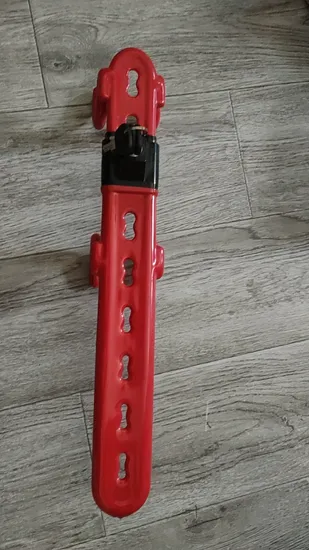 Piccola serratura regolabile